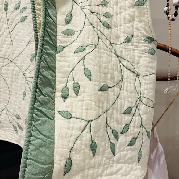 🍃 Handmade Green Quilted Vest OS - Picture 6 of 8